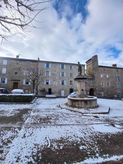 Logement Moderne Au Coeur Du Village Saint-Georges-de-Luzençon Kültér fotó